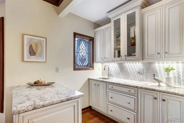 $499,000 | 15 Webster Oaks Drive, St. Louis, MO 63119