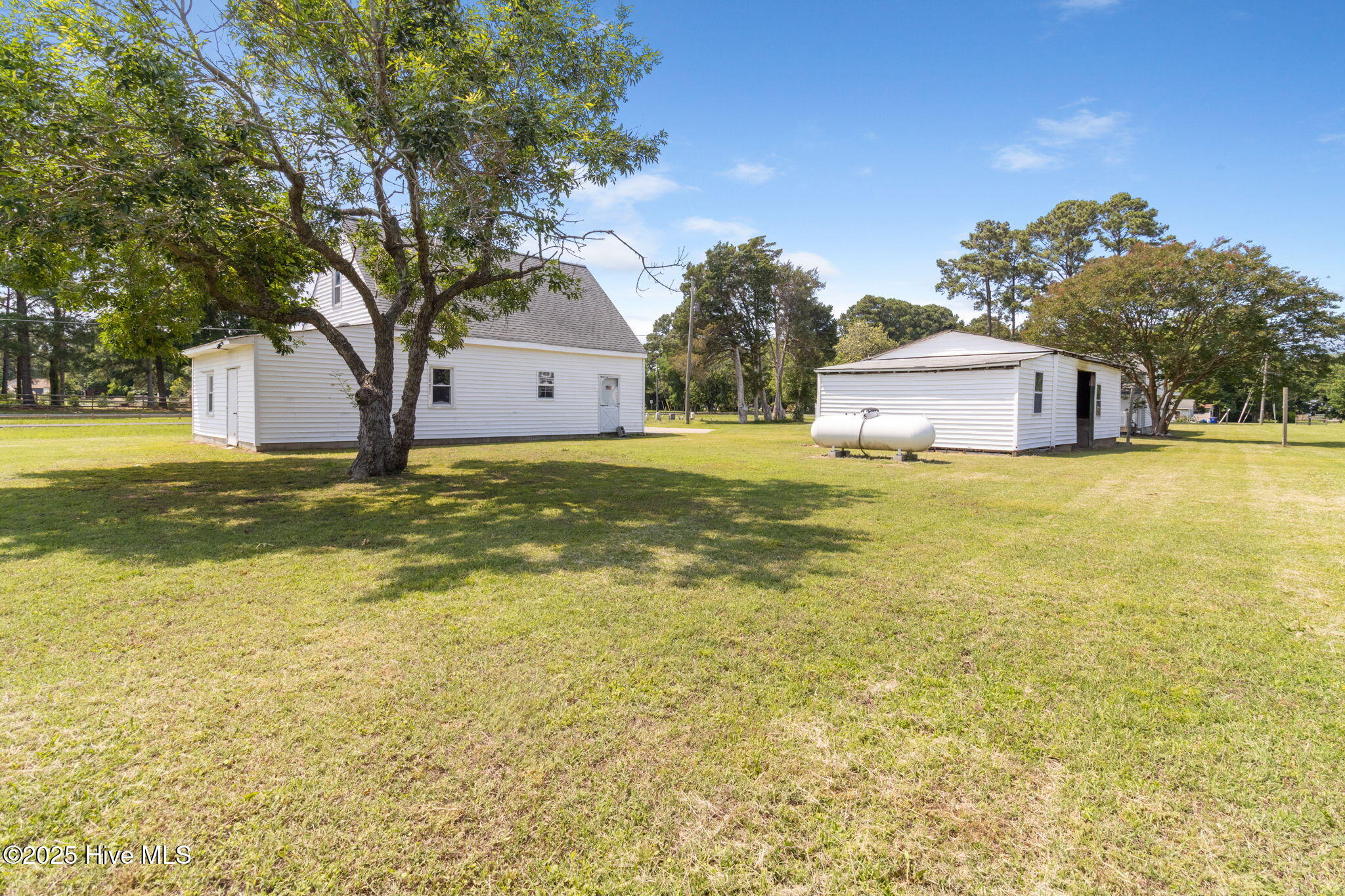 208 South End Road Knotts Island, NC 27950 - Photo 12 of 49 21-web-or-mls-sou-10