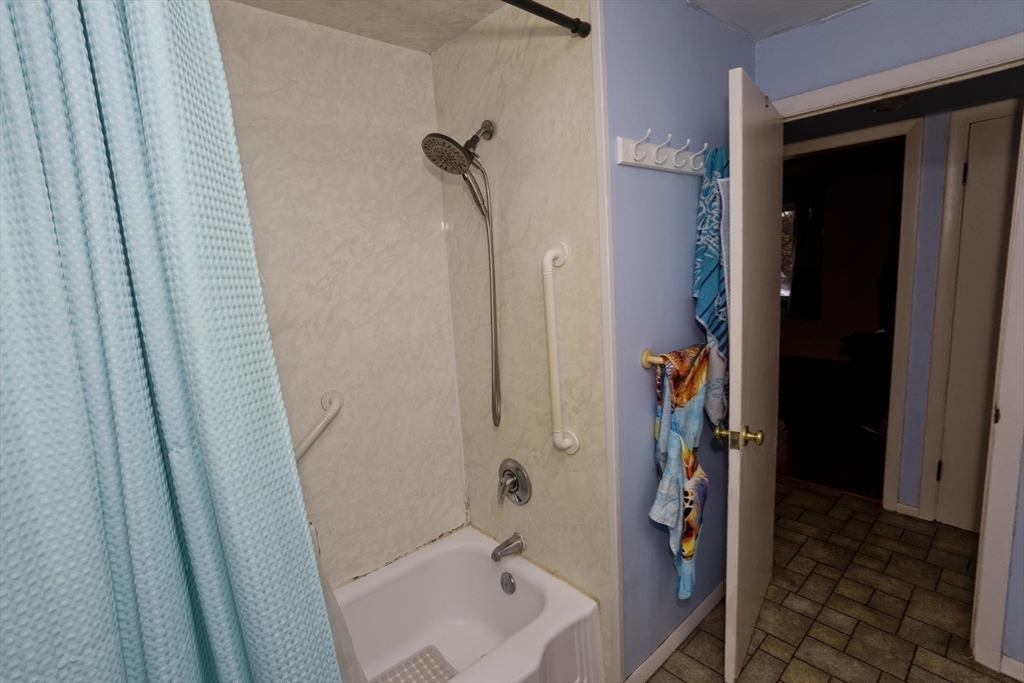 93 Moss Road Springfield, MA 01119 - Photo 30 of 40