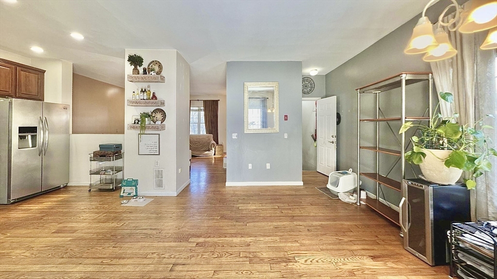 10 Milton Ridge Road, Unit 10 Lynn, MA 01902 - Photo 12 of 33 a view of a living room