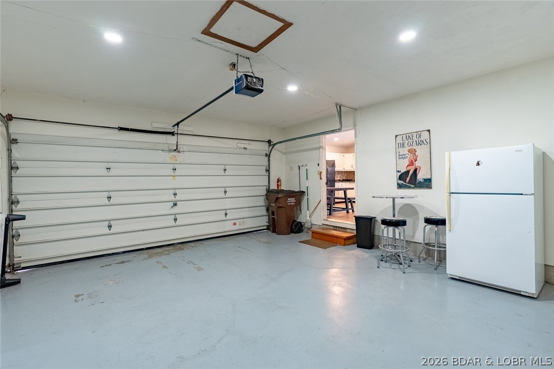 1670 Bittersweet Road Lake Ozark, MO 65049 - Photo 27 of 33 3-Car Garage