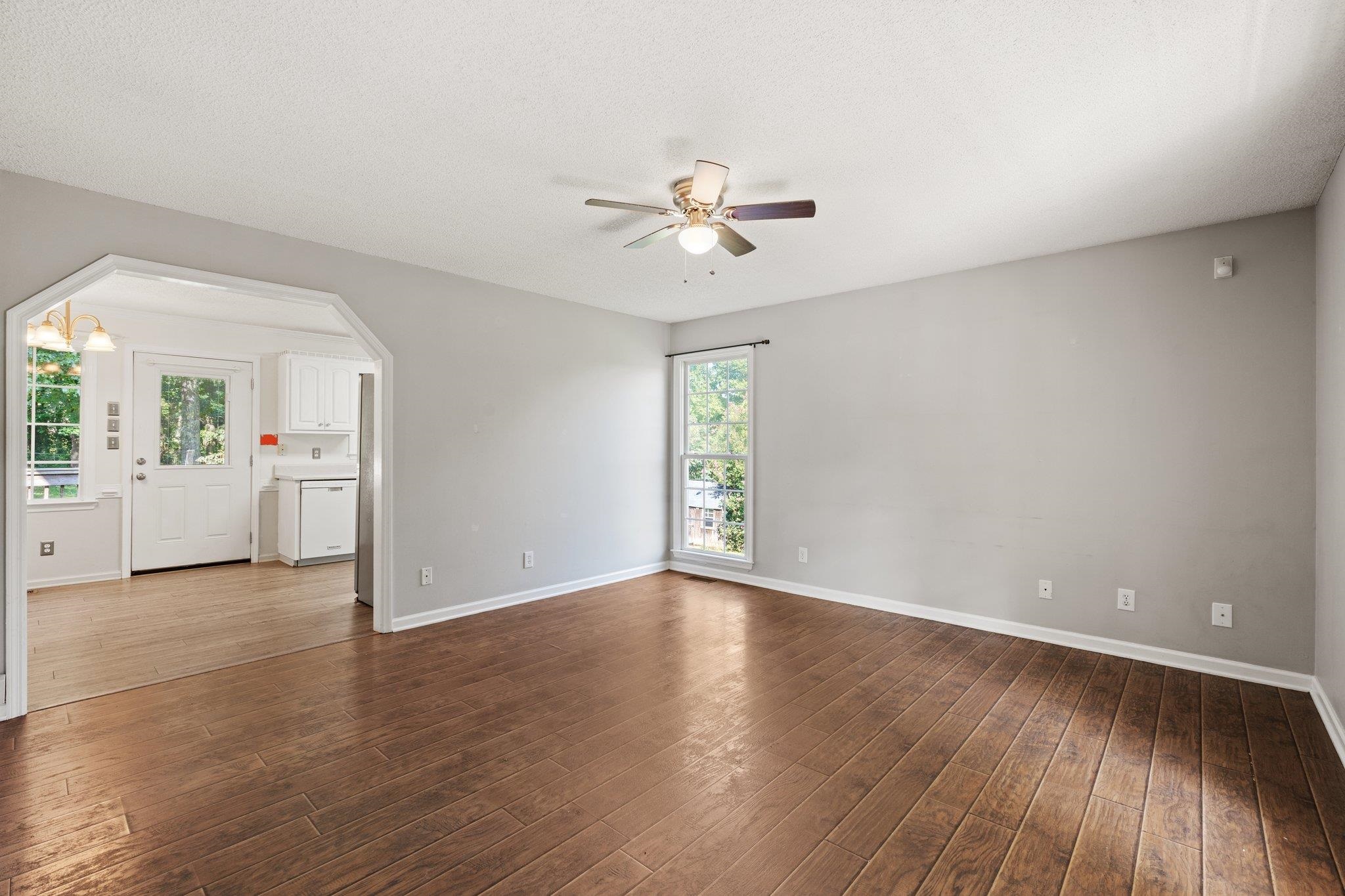 434 Heatherington Way Inman, SC 29349 - Photo 3 of 14 Living Room