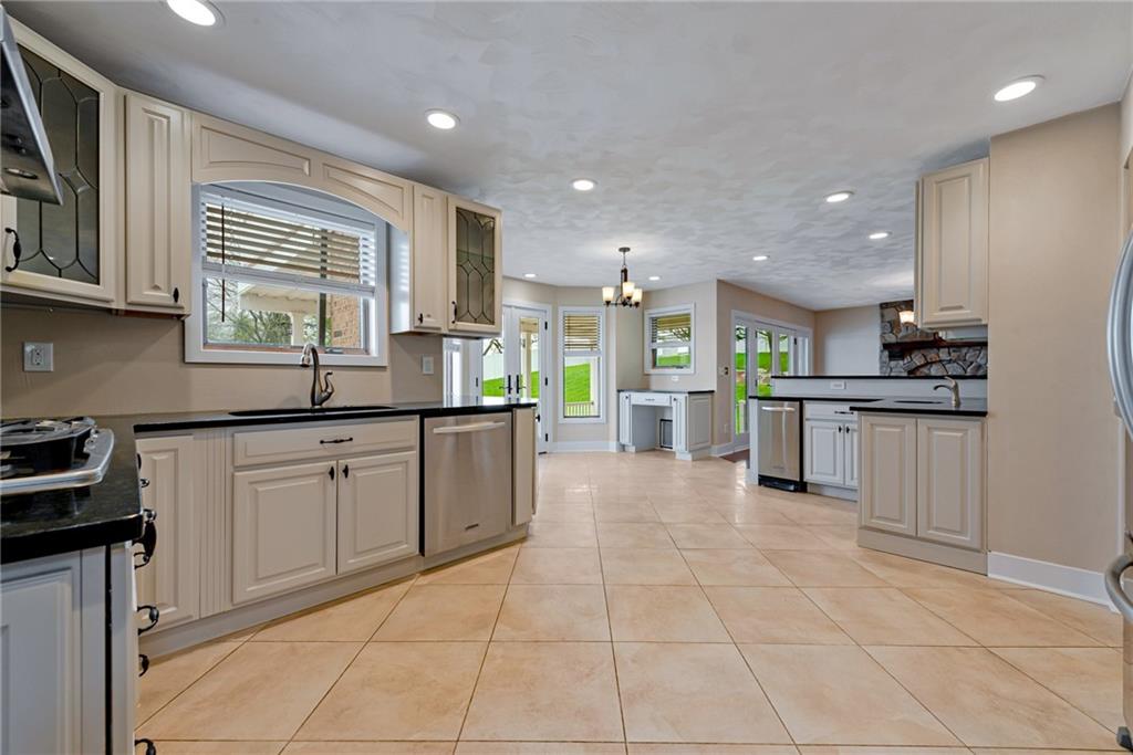 1505 Fallen Timber Road Elizabeth, PA 15037 - Photo 7 of 25 Gallery Image 7