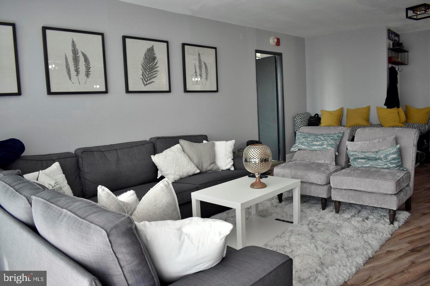 3900 West Ford Road, Unit 14K Philadelphia, PA 19131 - Photo 17 of 53 Modern living space with stylish decor.