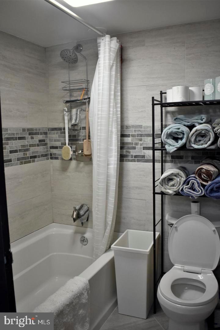 3900 West Ford Road, Unit 14K Philadelphia, PA 19131 - Photo 29 of 53 Modern bathroom with stylish finishes.