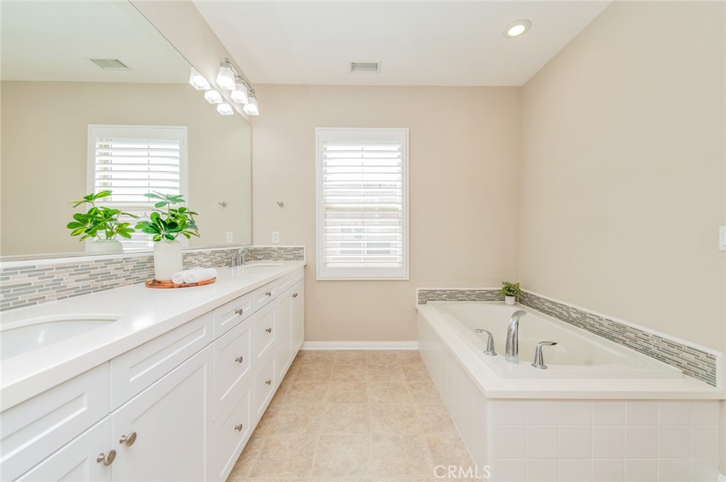 167 Overbrook Irvine, CA 92620 - Photo 19 of 24