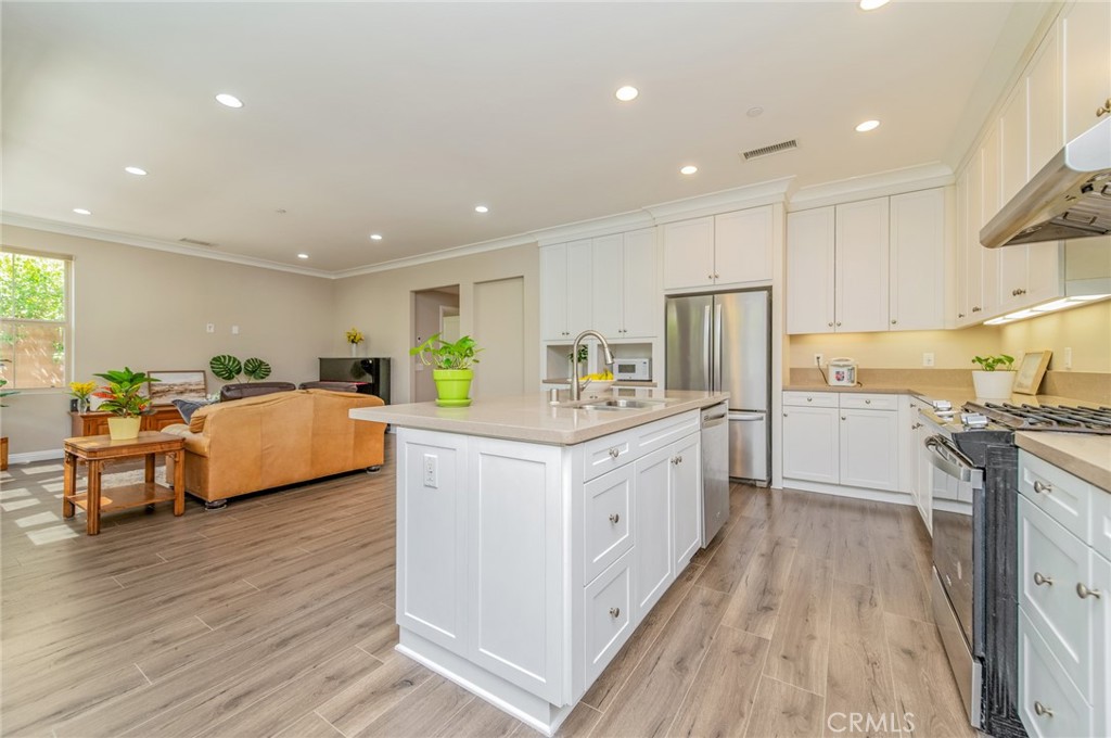 167 Overbrook Irvine, CA 92620 - Photo 10 of 24