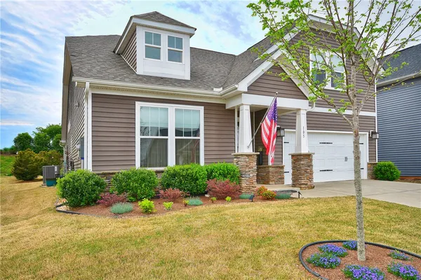 $389,500 | 105 Foxbank Circle, Greer, SC 29651