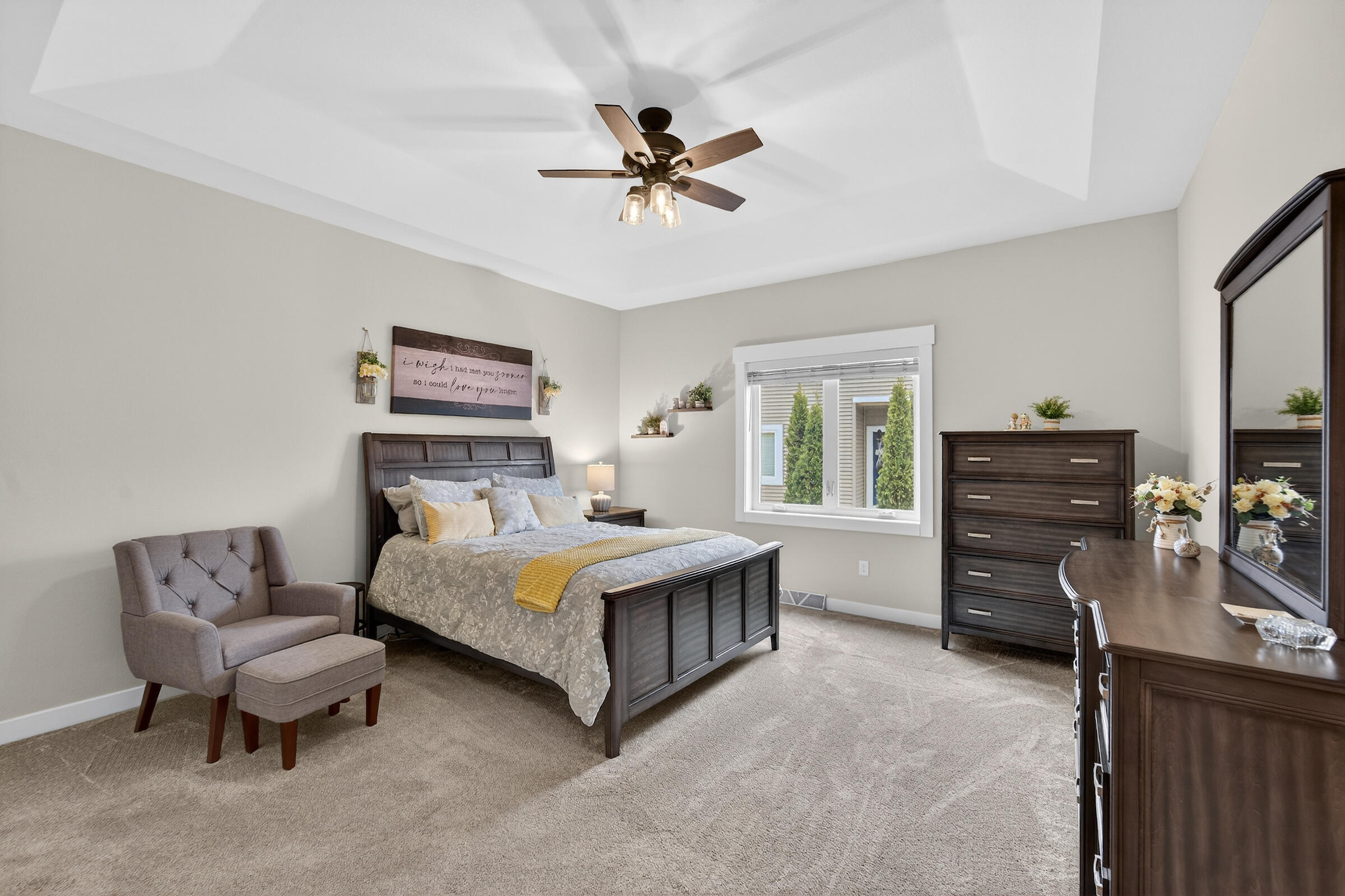 W206N16159 Stonebrook Drive Jackson, WI 53037 - Photo 16 of 23 Main bedroom