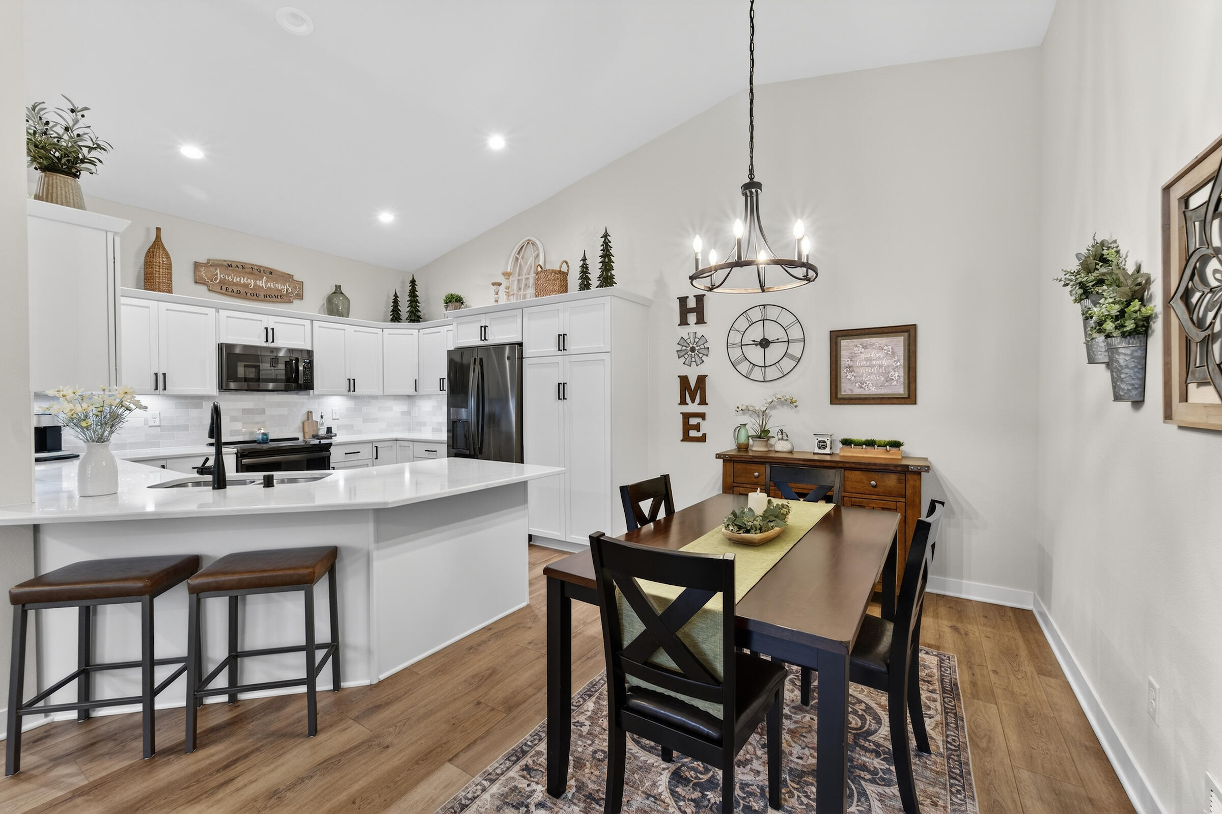 W206N16159 Stonebrook Drive Jackson, WI 53037 - Photo 10 of 23 Barstools seating