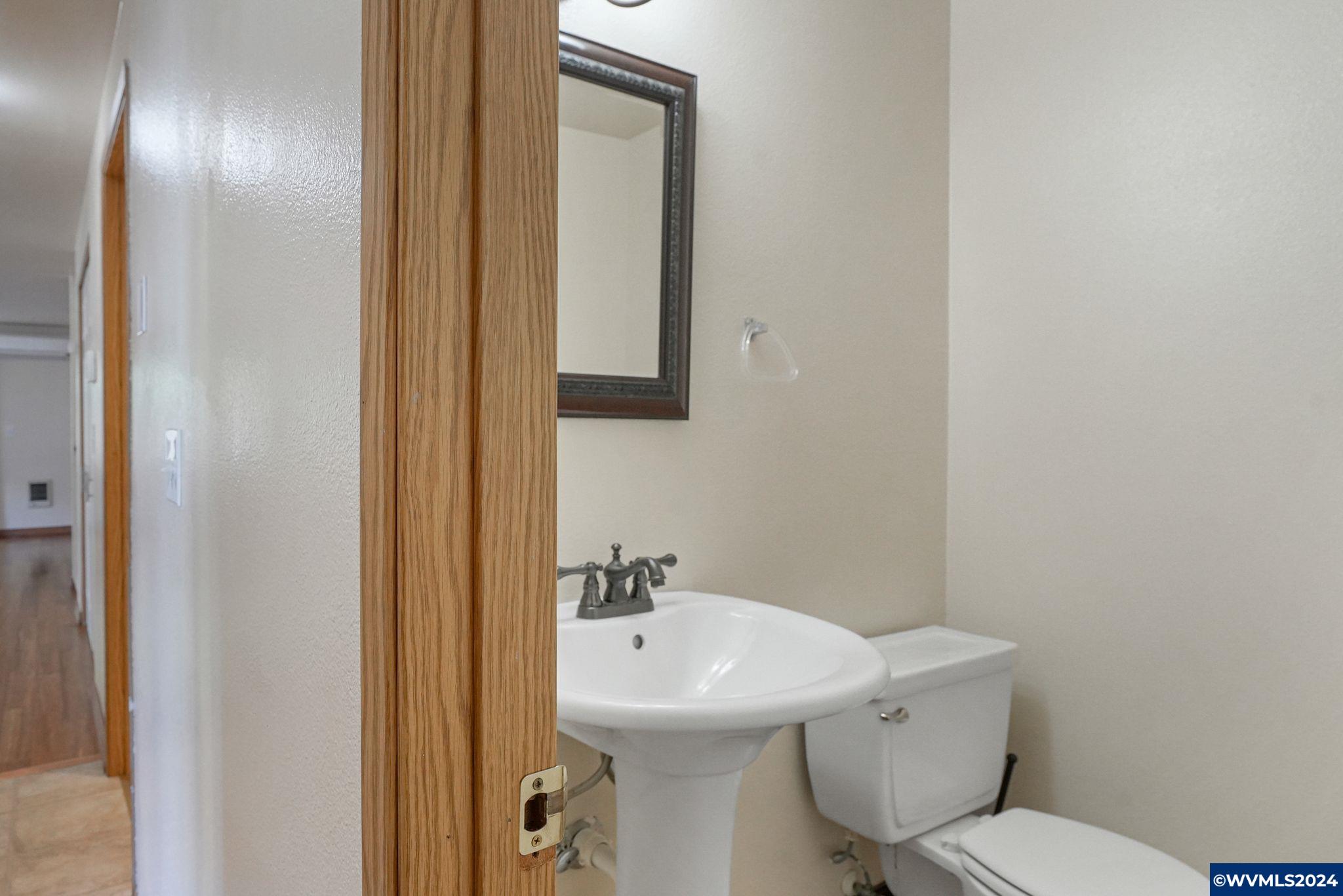 3676 Bell Road Northeast Salem, OR 97301 - Photo 17 of 33 Gallery Image 17