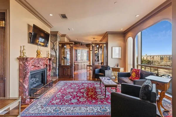 $2,650 | 5320 East Mockingbird Lane, Unit L302, Dallas, TX 75206