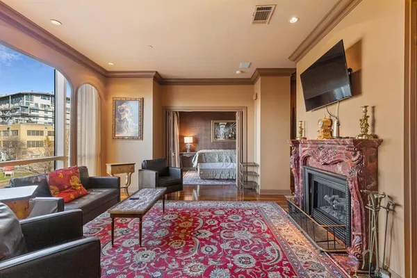 $2,650 | 5320 East Mockingbird Lane, Unit L302, Dallas, TX 75206