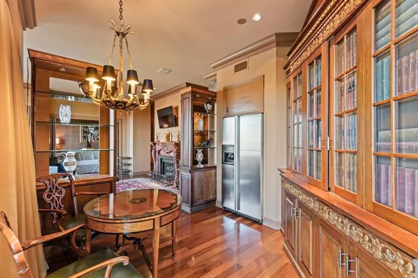 $2,650 | 5320 East Mockingbird Lane, Unit L302, Dallas, TX 75206