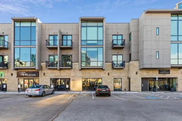 $2,650 | 5320 East Mockingbird Lane, Unit L302, Dallas, TX 75206