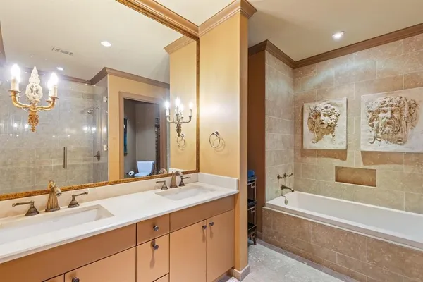 $2,650 | 5320 East Mockingbird Lane, Unit L302, Dallas, TX 75206