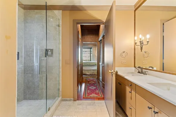 $2,650 | 5320 East Mockingbird Lane, Unit L302, Dallas, TX 75206