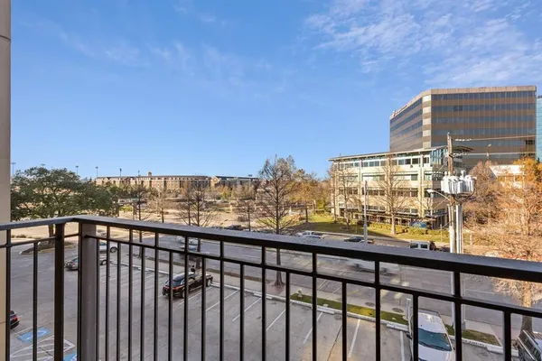 $2,650 | 5320 East Mockingbird Lane, Unit L302, Dallas, TX 75206