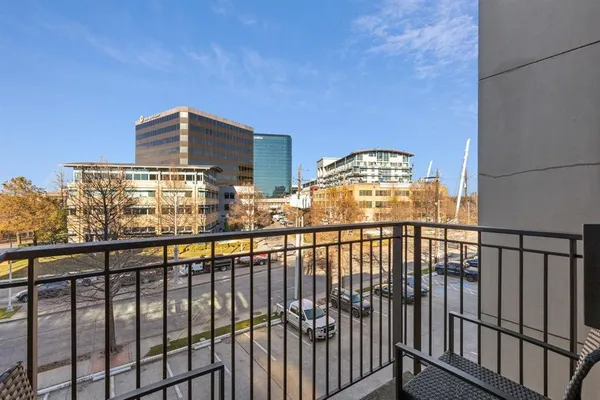 $2,650 | 5320 East Mockingbird Lane, Unit L302, Dallas, TX 75206