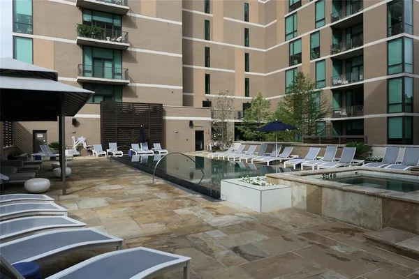 $2,650 | 5320 East Mockingbird Lane, Unit L302, Dallas, TX 75206