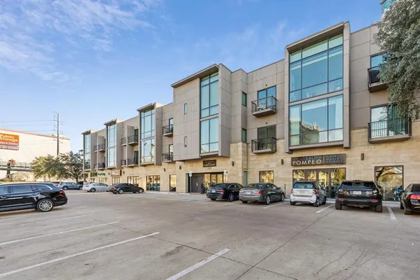 $2,650 | 5320 East Mockingbird Lane, Unit L302, Dallas, TX 75206