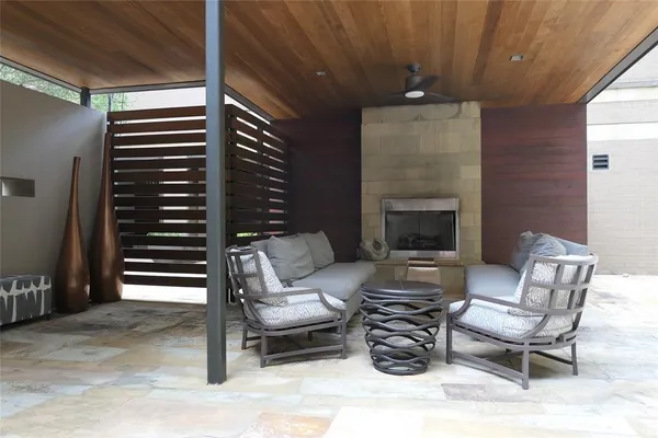 $2,650 | 5320 East Mockingbird Lane, Unit L302, Dallas, TX 75206