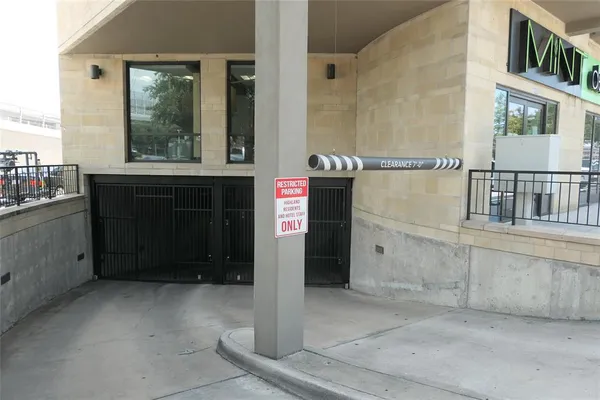 $2,650 | 5320 East Mockingbird Lane, Unit L302, Dallas, TX 75206