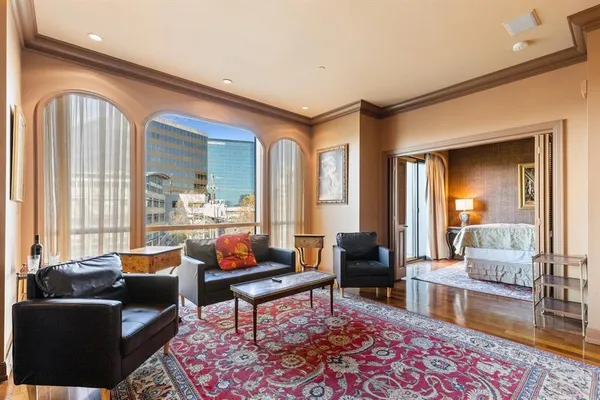 $2,650 | 5320 East Mockingbird Lane, Unit L302, Dallas, TX 75206