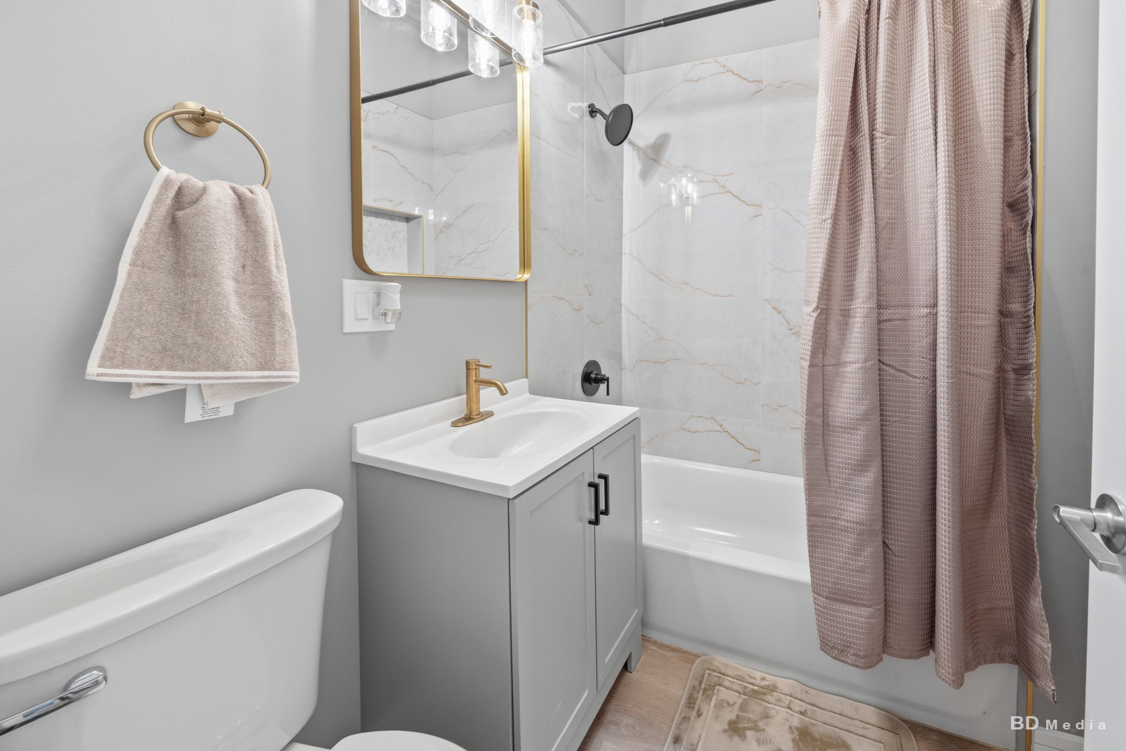 7307 South Peoria Street Chicago, IL 60621 - Photo 12 of 45 a bathroom with a sink a toilet and shower