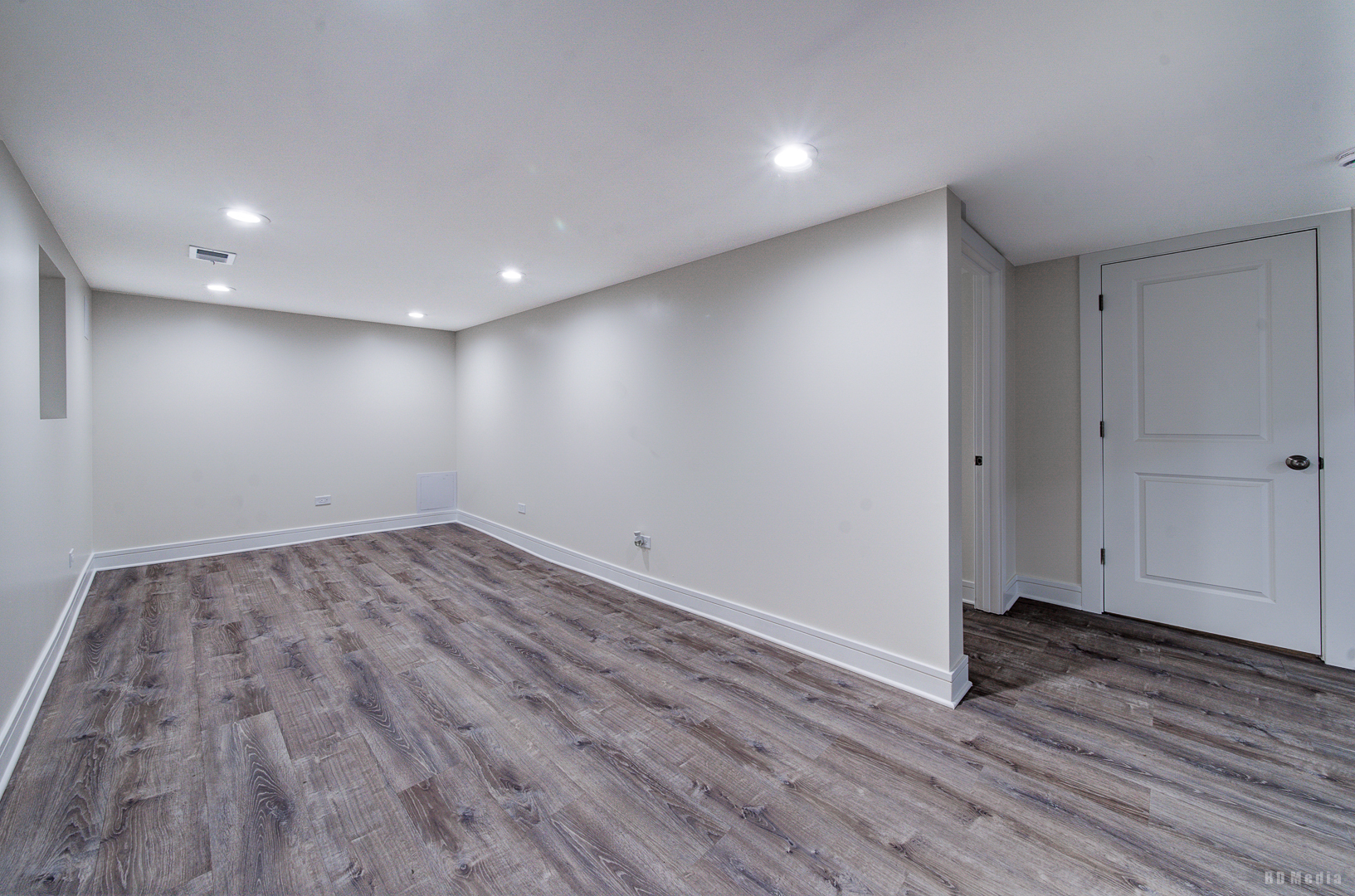 7307 South Peoria Street Chicago, IL 60621 - Photo 25 of 45 a view of empty room with wooden floor