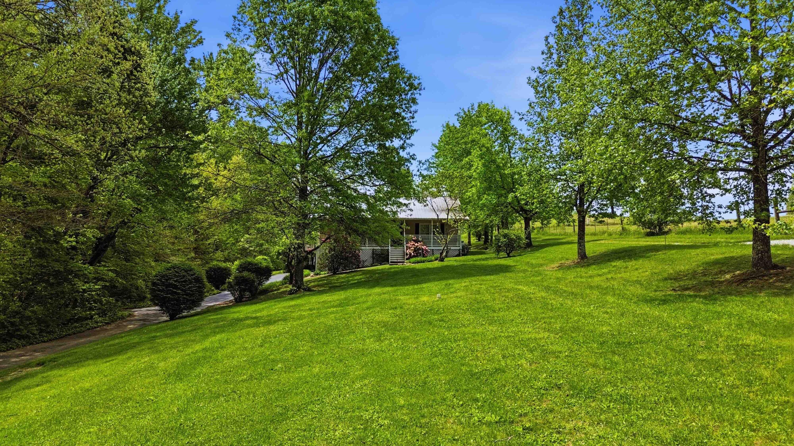 35 Vanzant Road Lily, KY 40740 - Photo 2 of 63 001