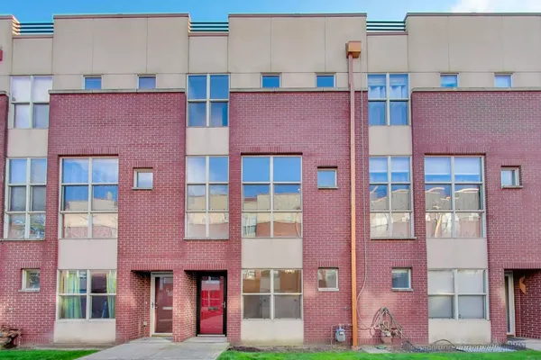 $3,500 | 6951 North Western Avenue, Unit F, Chicago, IL 60645