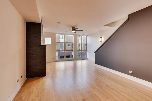 $3,100 | 6951 North Western Avenue, Unit F, Chicago, IL 60645