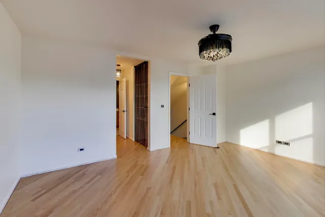 $3,100 | 6951 North Western Avenue, Unit F, Chicago, IL 60645