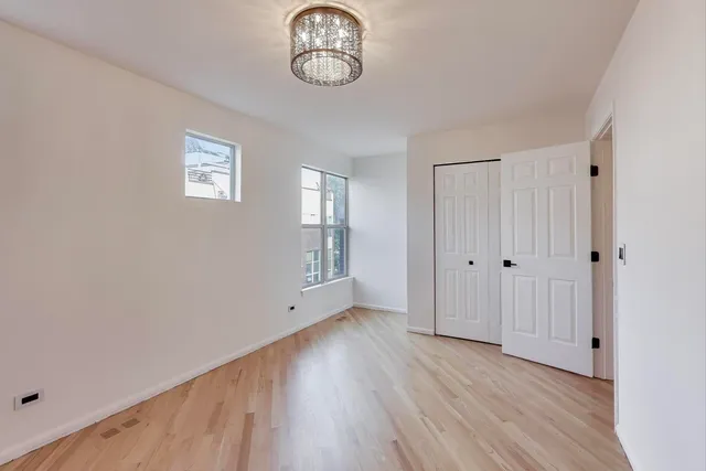 $3,000 | 6951 North Western Avenue, Unit F, Chicago, IL 60645