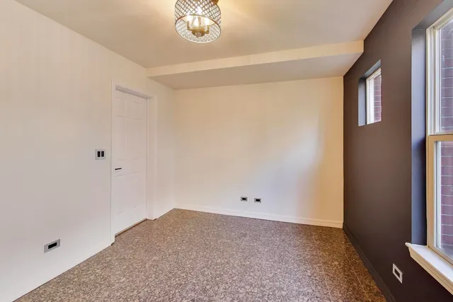 $3,100 | 6951 North Western Avenue, Unit F, Chicago, IL 60645