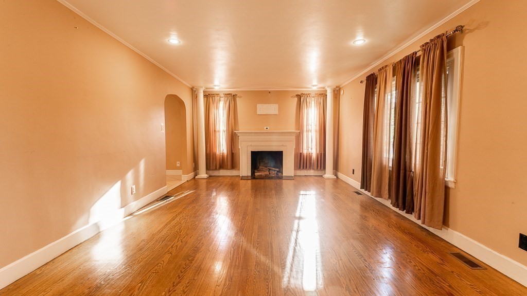 85 Goodwin Street Springfield, MA 01151 - Photo 4 of 23