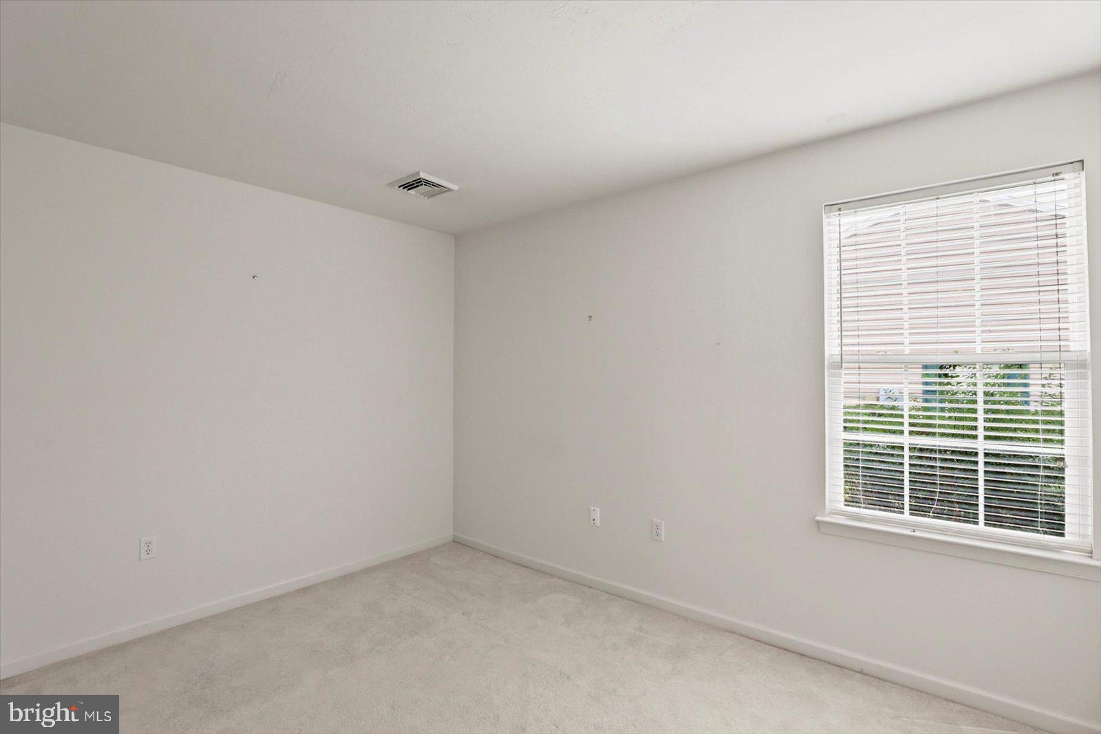 7150 Seneca Ridge Drive York, PA 17403 - Photo 22 of 32 an empty room with a window