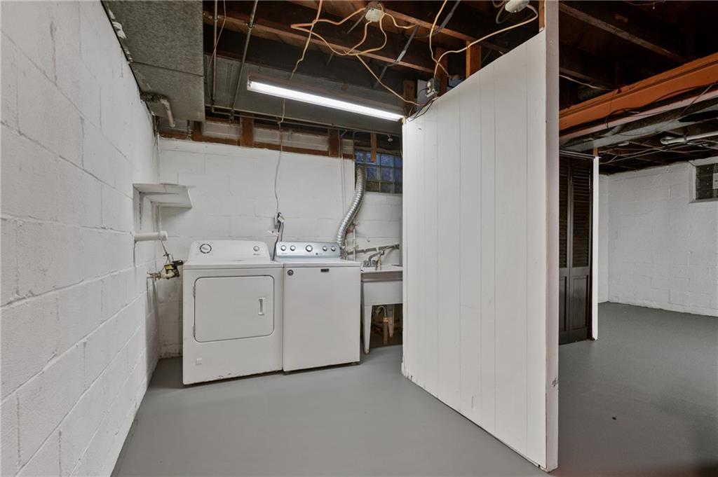3593 Middleboro Road Pittsburgh, PA 15234 - Photo 15 of 20 a utility room with dryer and washer