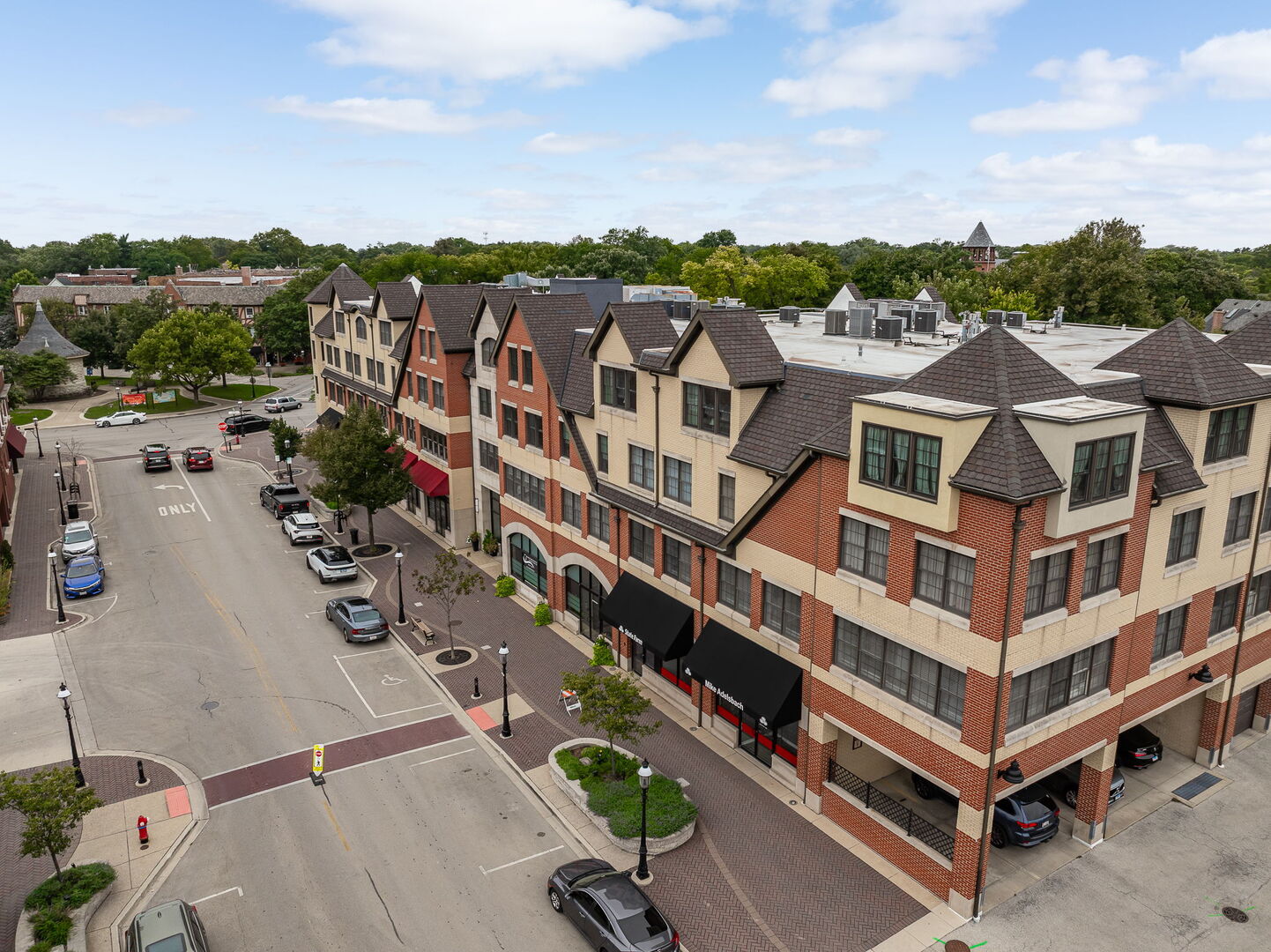 10 East Burlington Street, Unit 4B Riverside, IL 60546 - Photo 42 of 51 Gallery Image 42