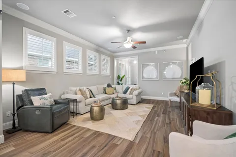 $479,000 | 530 Imperial Boulevard, Sugar Land, TX 77498