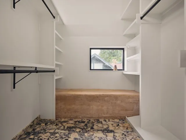 $2,725,000 | 2201 Garden Street, Austin, TX 78702