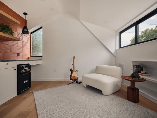 $2,725,000 | 2201 Garden Street, Austin, TX 78702