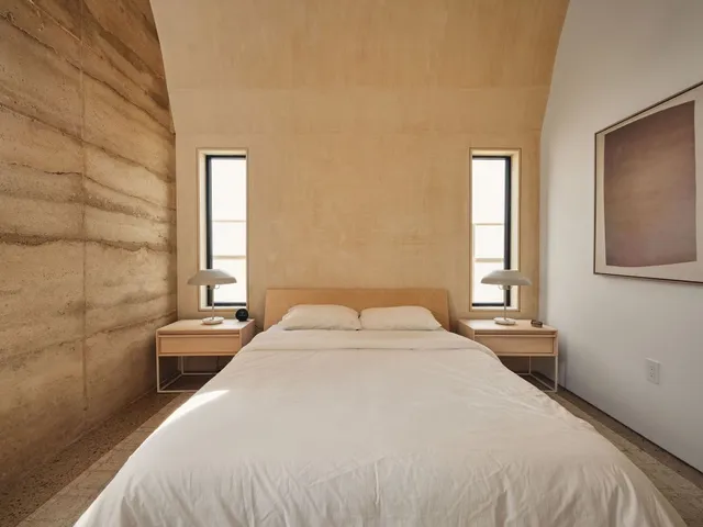 $2,725,000 | 2201 Garden Street, Austin, TX 78702