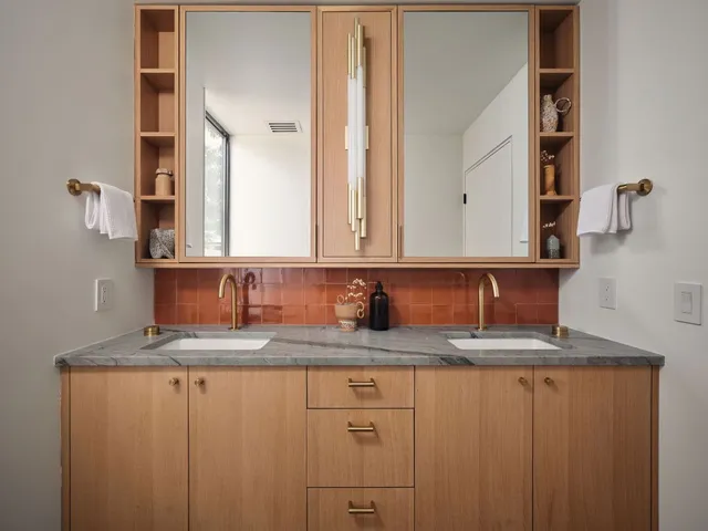 $2,725,000 | 2201 Garden Street, Austin, TX 78702