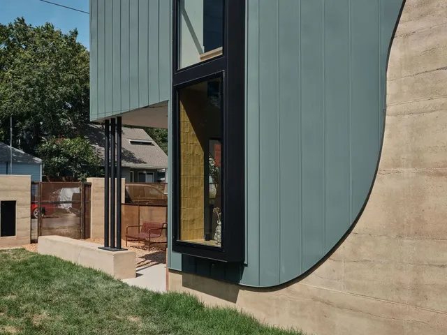 $2,725,000 | 2201 Garden Street, Austin, TX 78702