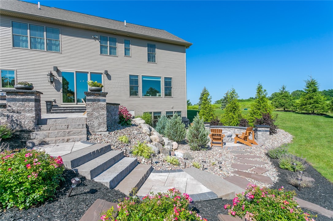 82 Coventry Pittsford, NY 14534 - Photo 13 of 50