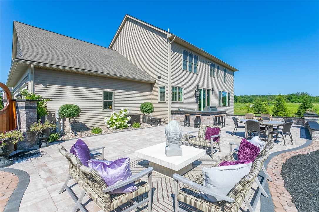 82 Coventry Pittsford, NY 14534 - Photo 5 of 50