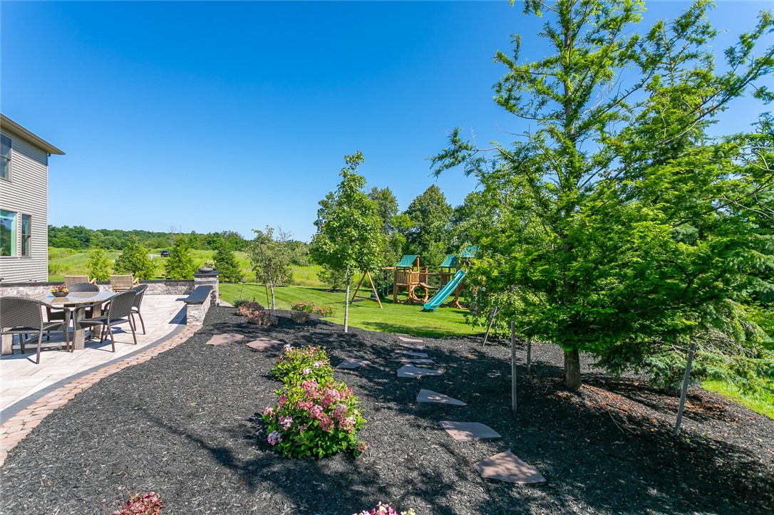 82 Coventry Pittsford, NY 14534 - Photo 6 of 50