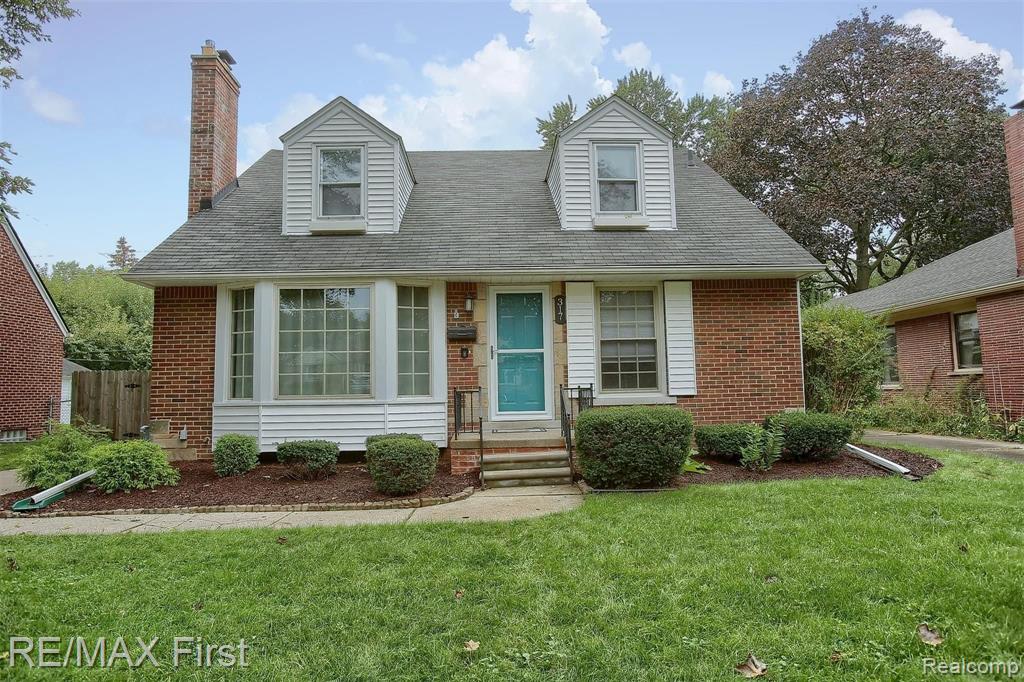 317 Ridgemont Road Grosse Pointe Farms, MI 48236 - Photo 1 of 20